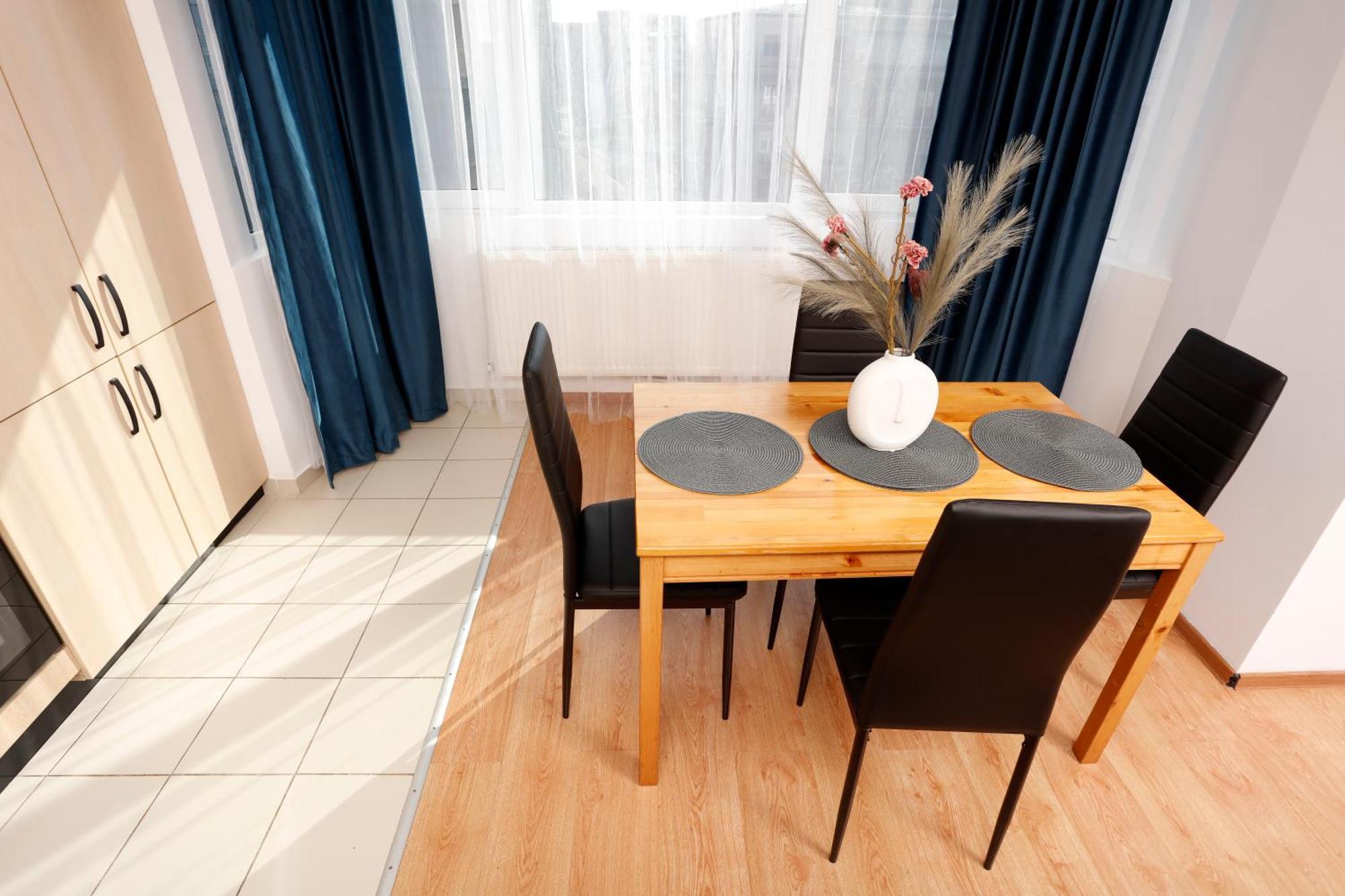 Enchanting Retreat - Historic Old Town - Pet-Friendly Haven - Steps From Unirii Bukurešť Exteriér fotografie